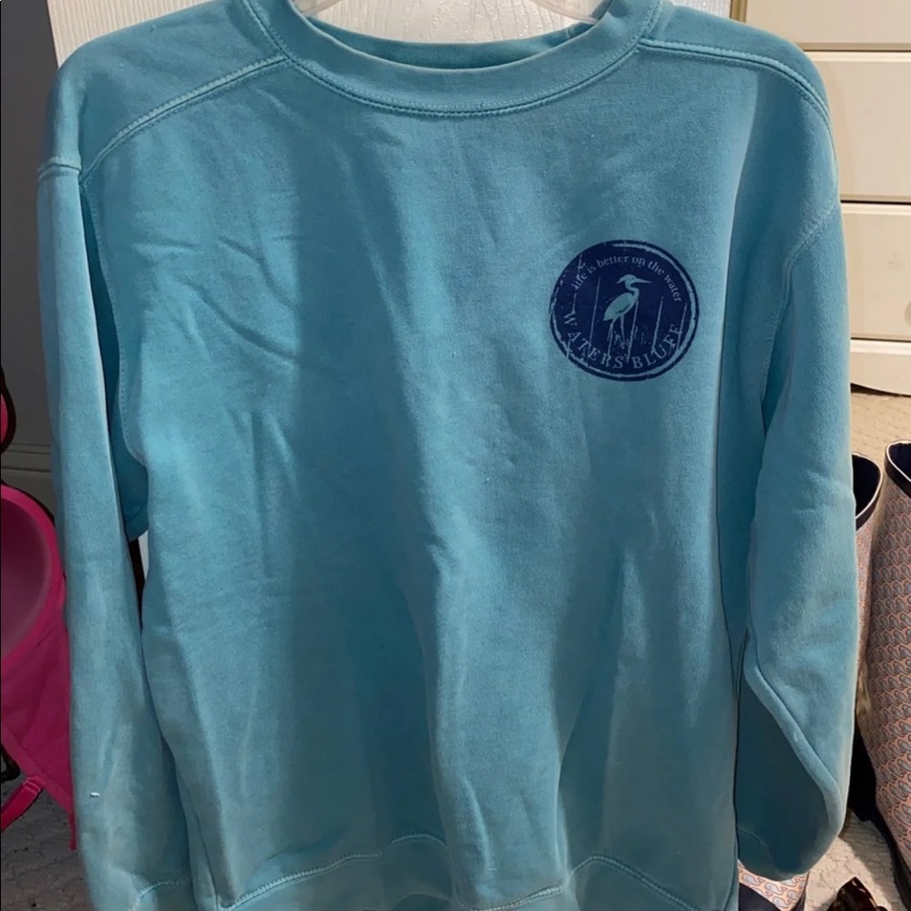 sweatshirt